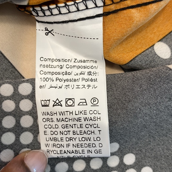 NWOT SHEIN Multicolored Geo Print Notched Neckline Blousr - Picture 12 of 13